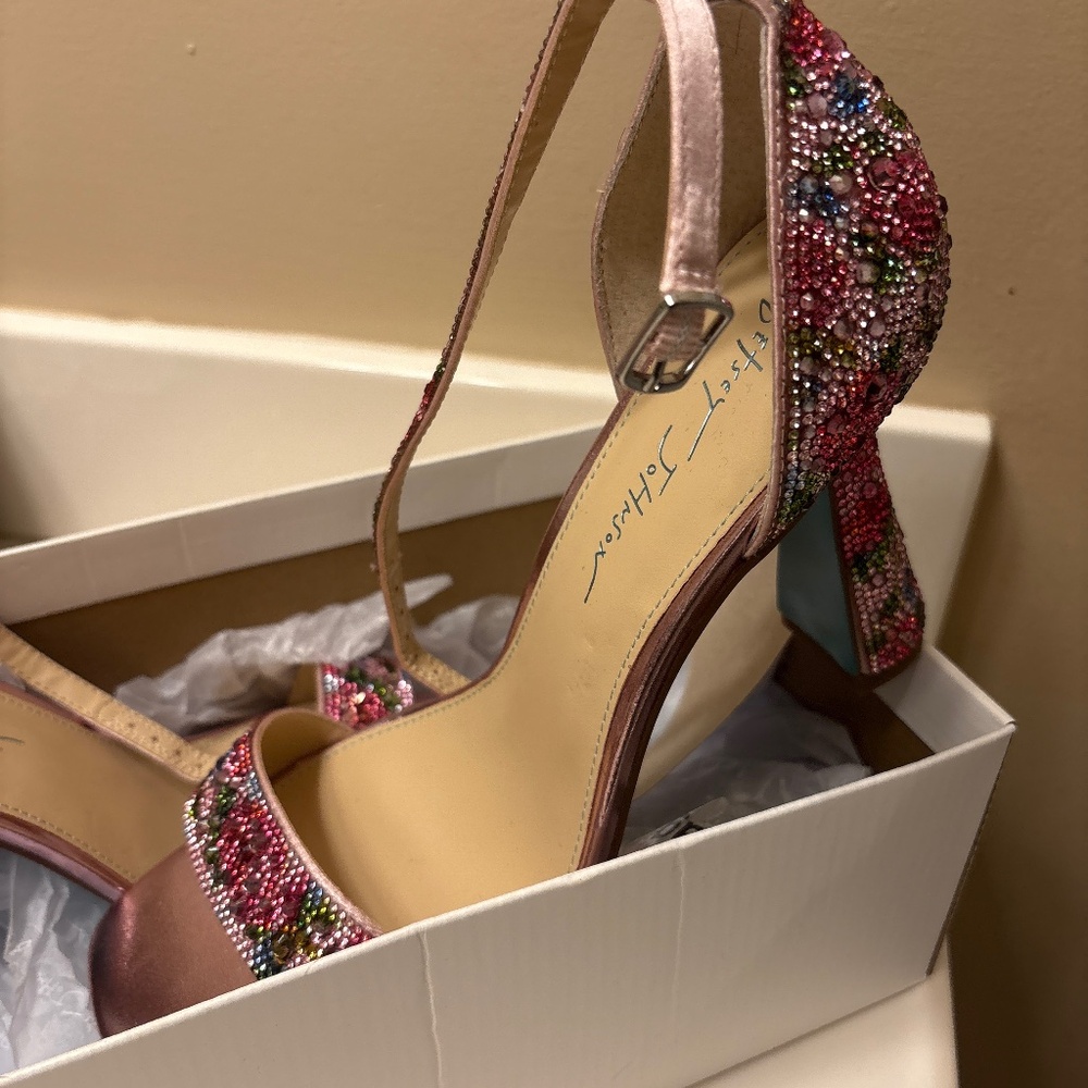 Betsy Johnson  SB Dani